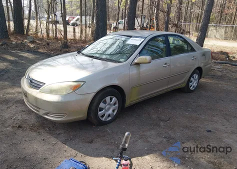 2004 Toyota Camry Le z USA, uszkodzony, nr VIN 4T1BE32K74U895913